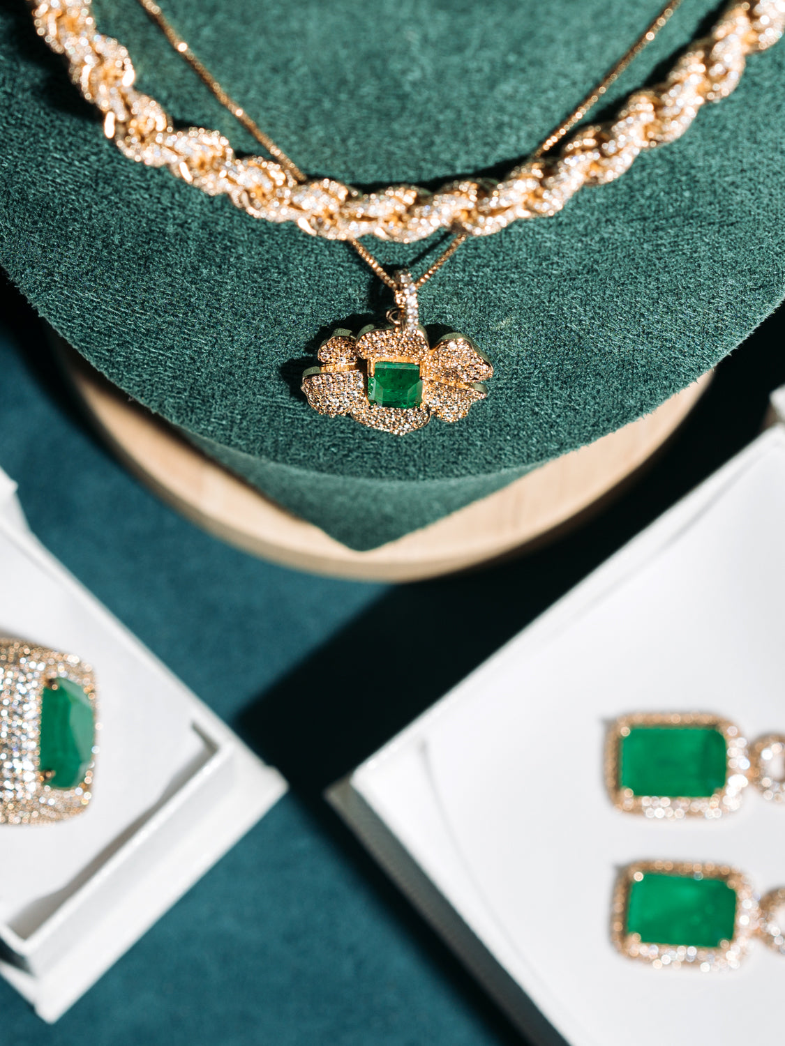 Brincos Émeraude Élégante