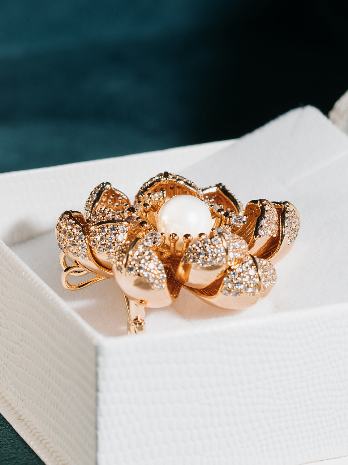 Broche Fleur de Sagesse