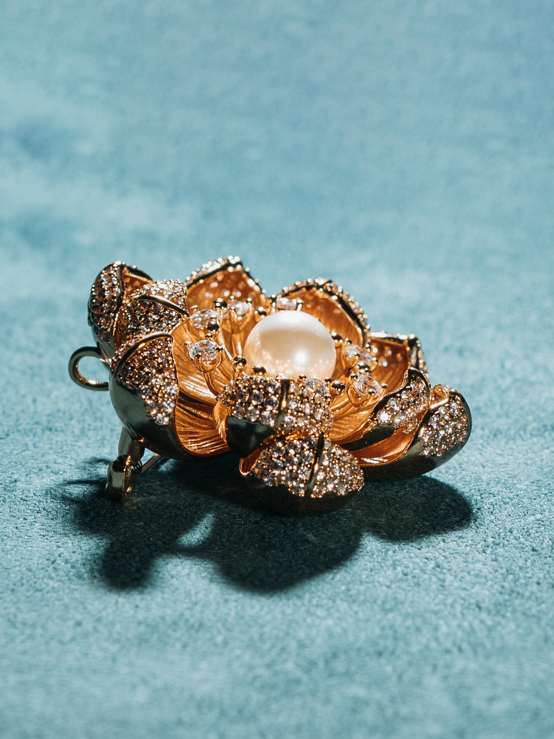 Broche Fleur de Sagesse